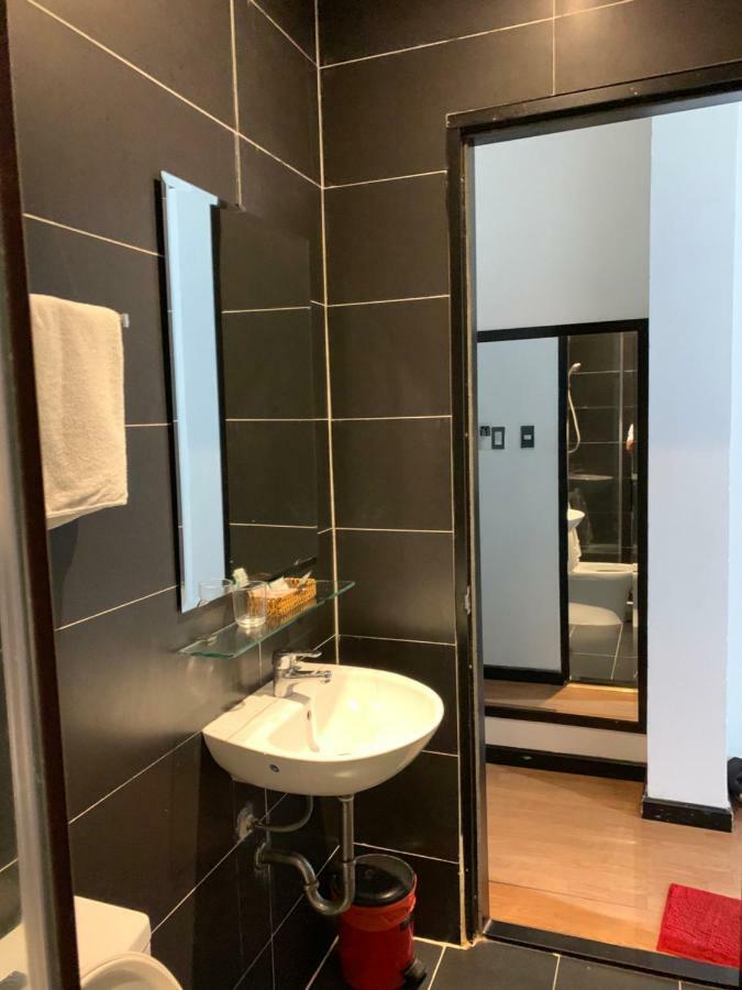 Gia Huyen Hotel Хошимин Екстериор снимка